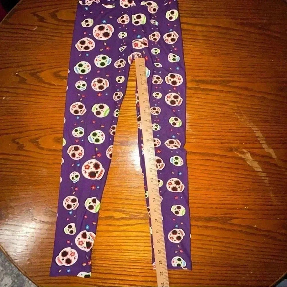 Lularoe Tween Leggings Halloween Skulls Floral All Over Print Purple Background - Picture 8 of 8
